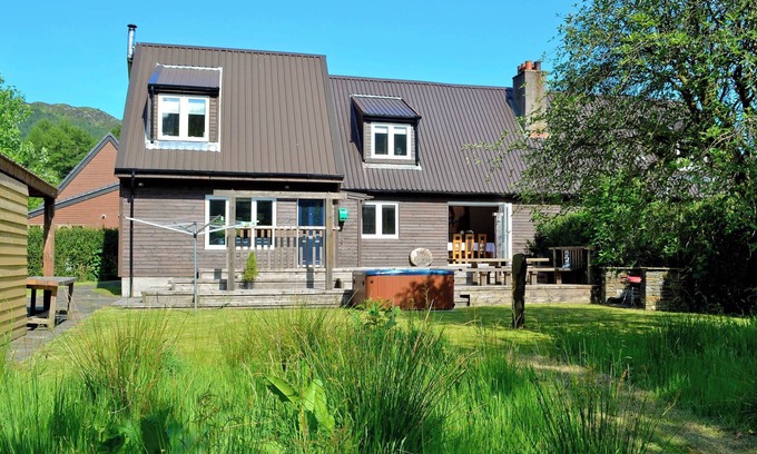 Dunoon Cottage | 4 bedroom accommodation in Glen Massan, near Dunoon