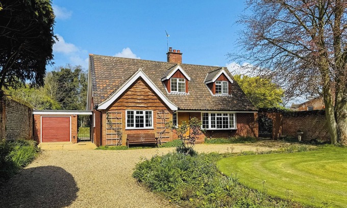 Trunch Cottage | 4 bedroom accommodation in Trunch