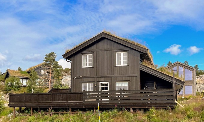 Aseral House | 4 bedroom amazing home in åseral