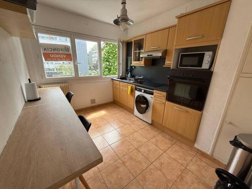 Bourg Pelousiere Apartment | 4 bedroom apartment