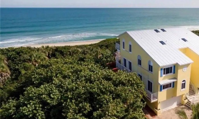 Melbourne Beach House | 4 bedroom Beachfront property In Melbourne Beach, Florida’s East Coast