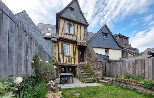 Montaubert - Rille - Saint-Sulpice House | 4 Bedroom Beautiful Home In Fougères