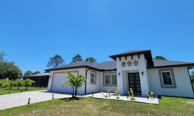 North Port House | 4 Bedroom Heated Pool Home Oasis !