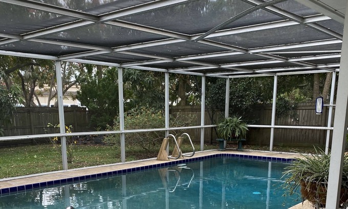 Lakeland House | 4 bedroom home away from home w/pool