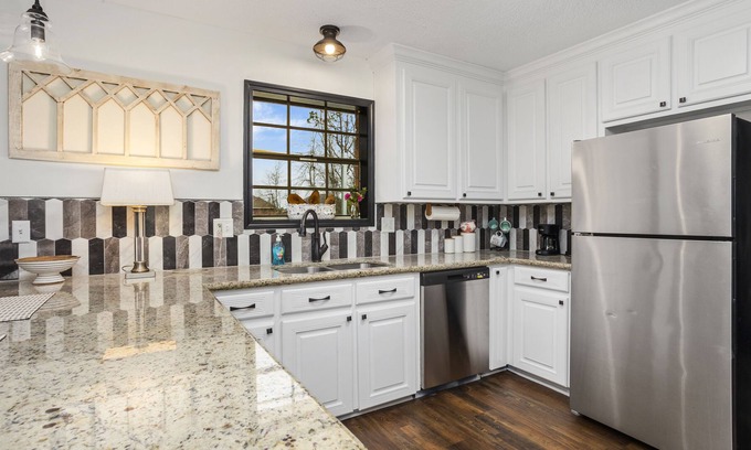 Lake Charles House | 4 Bedroom Home in Moss Bluff, La