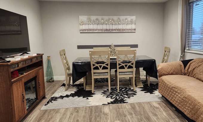 American Fork House | 4-bedroom home with spacious dog house