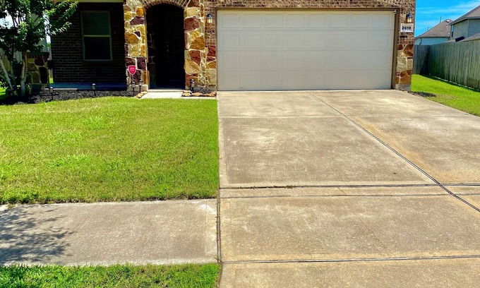 Missouri City House | 4-bedroom house in welcoming Missouri City with WiFi, AC near NRG Stadium