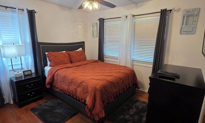 Port Wentworth House | 4-bedroom house in charming Savannah with a feel of new fun. Getaway to Paradise