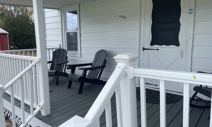 Avon House | 4-bedroom house in enjoyable Avon with WiFi, AC
