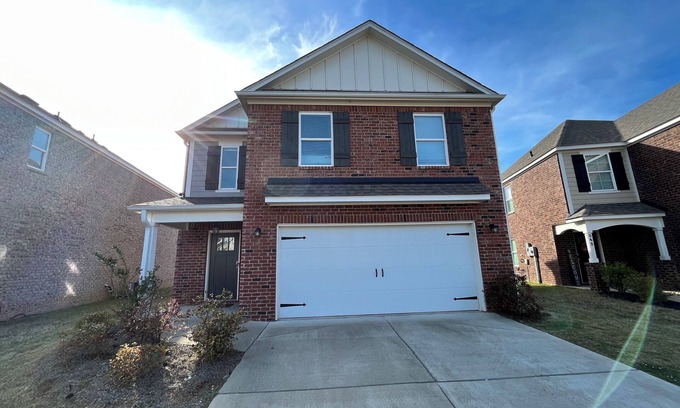 Fultondale House | 4 bedroom house in quaint neighborhood