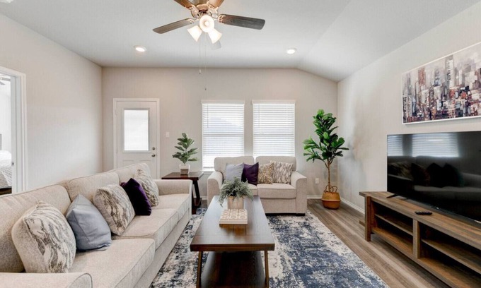 Temple House | 4 Bedroom House In Temple with 4 Beds