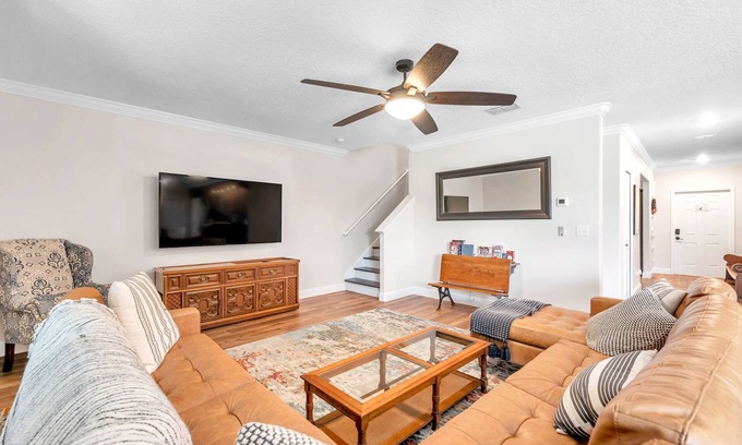 Elfers House | 4-bedroom house in wonderful New Port Richey with WiFi, AC