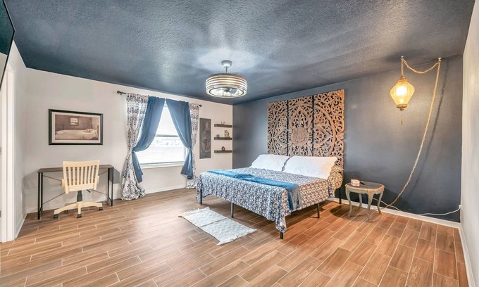 Elfers House | 4-bedroom house in beautiful New Port Richey with AC, WiFi