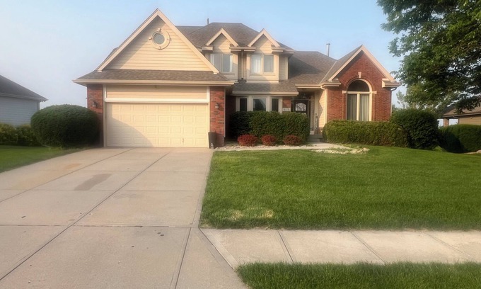 Omaha House | 4- Bedroom House on Tiburon Golf Course! Book now