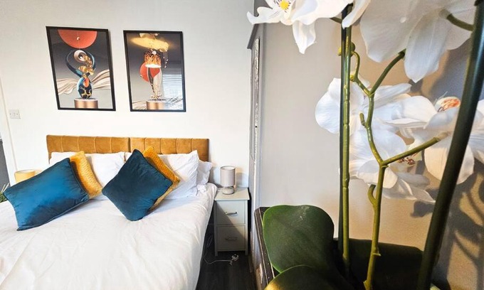 Gravesend Apartment | 4 bedroom Hse close to Riverside