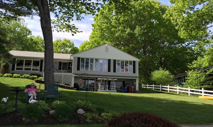 Raymond House | 4-bedroom lake house in serene Raymond with WiFi, AC. Relax and unwind.