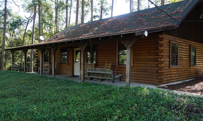 Woden Cabin | 4 Bedroom Log Cabin at Tall Timbers Retreat