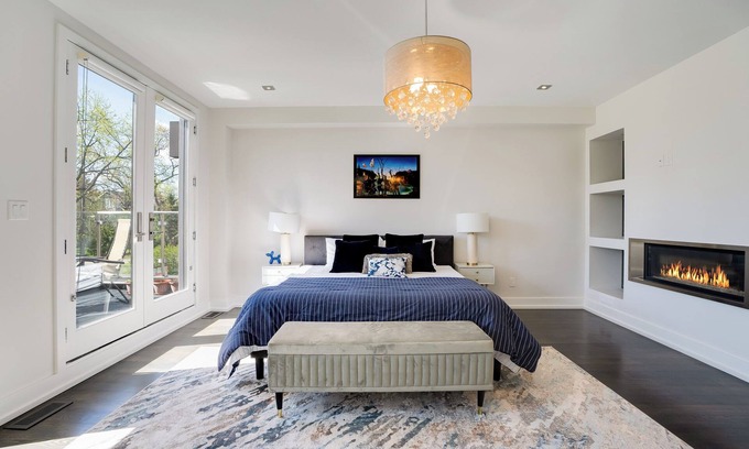Lakeview House | 4 bedroom lux contemporary home close to Downtown Toronto, and Lake Ontario