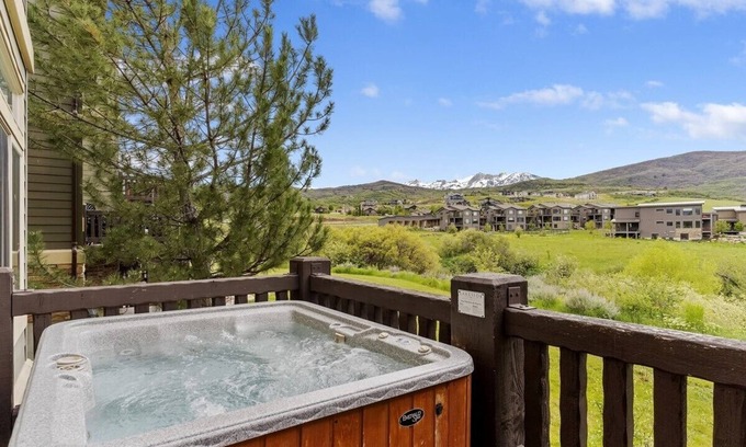 Ogden Condo | 4 Bedroom Luxury Huntsville, Utah Vacation Rental - 10 Mins. From Snowbasin LS43