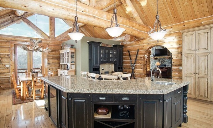 Huntsville Cabin | 4 Bedroom Mountain Cabin in Huntsville, Utah Sleeps 10