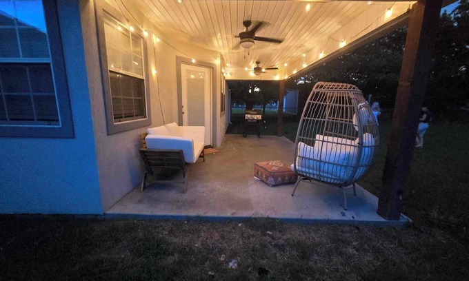 Calera House | 4 bedroom; pet friendly; grill; close to airport and casino