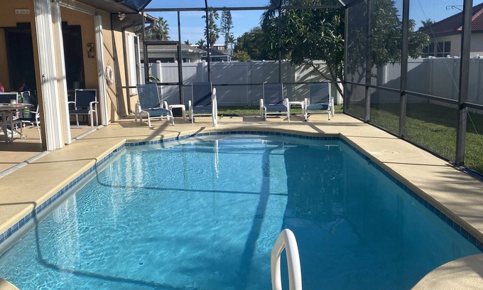 Caloosahatchee House | 4 bedroom pool house close to downtown Cape Coral!