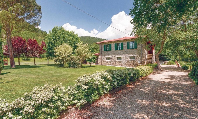 Partina House | 4 bedroom stunning home in partina ar