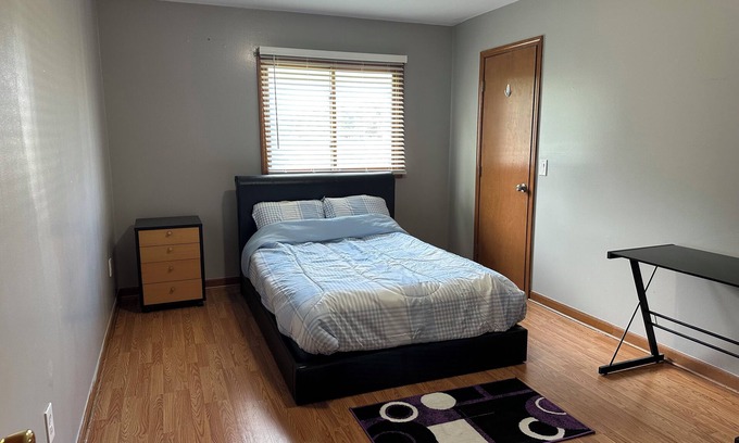Warren House | 4-bedroom Suburban Retreat in wonderful Warren with 2 full kitchens and 2.5 bath