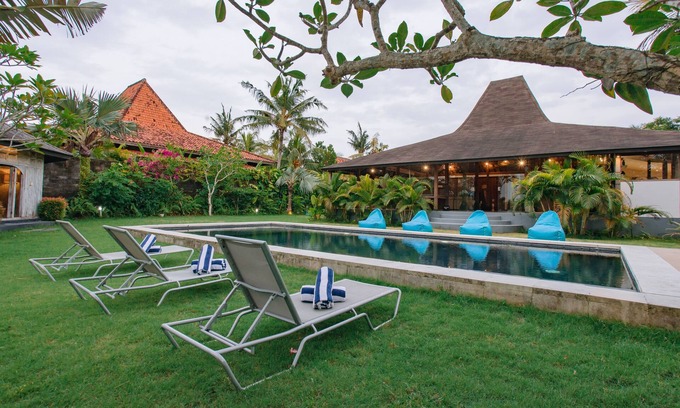 Beraban Villa | 4-bedroom villa in gorgeous Bali with WiFi, AC. Live your tropical dream