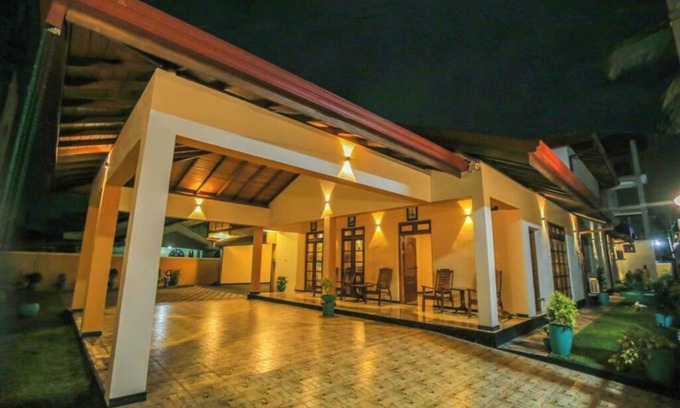 Negombo Villa | 4-bedroom villa in Negombo situated in a safety environment with WiFi,A/C.