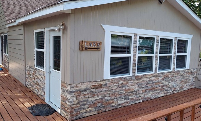Walker House | 4 Bedrooms 1.5 Bath Great ViewsnWalking distance to town Bike Trailnquiet area