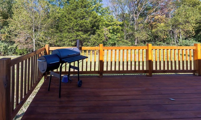 Ozark House | 4 Bedrooms, Fishing Pond, Pet Friendly, Fenced in yard