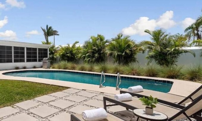 Venetian Way House | 4 BR, 5 Bed, 2 King, 2 Bath, Private Pool