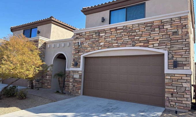 South Scottsdale House | 4-BR Townhome near Old Town Scottsdale