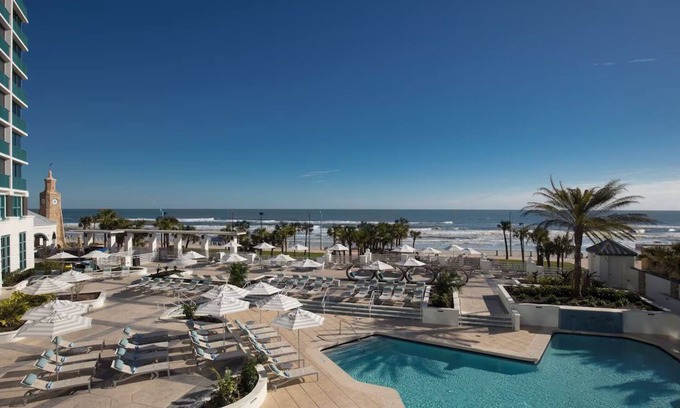 Brush - Stewarts House | 4 Convenient Units for Big Groups, Outdoor Pool, Near Daytona Beach!