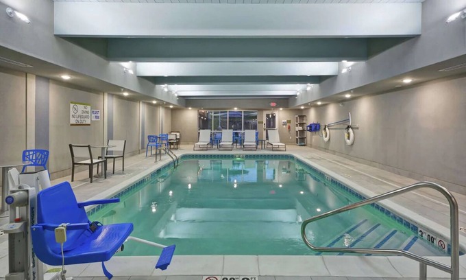 Alpine Center Hotel | 4 Convenient Units w/Kitchenette. Short Drive to Gerald R. Ford Int’l Airport
