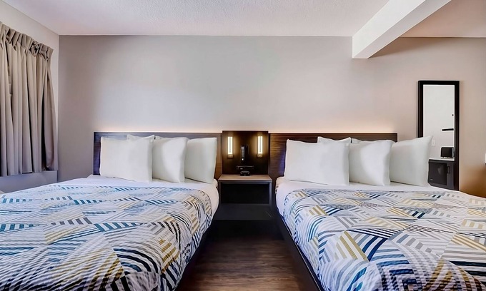 Rock Springs House | 4 Convenient Units! Short Drive to White Mountain Golf Course, Free Parking