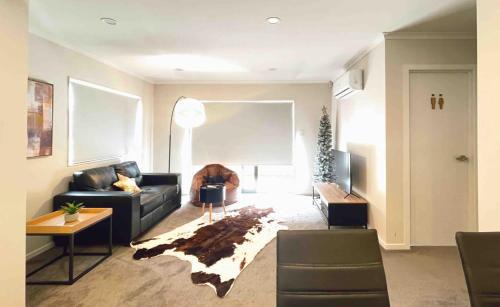 Hamilton Apartment | 4 En-suite Rooms Town House