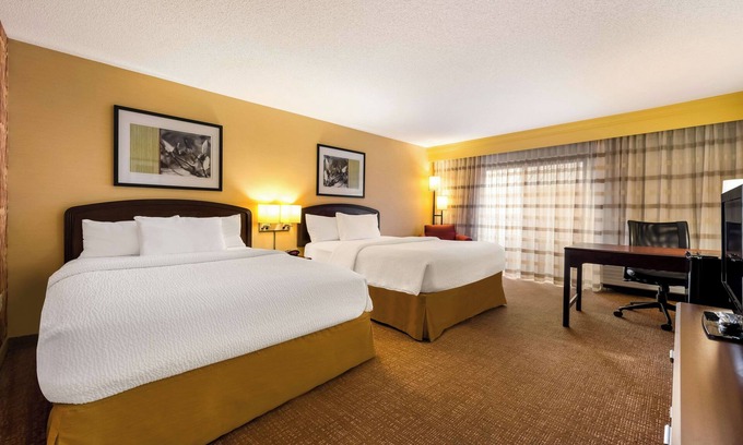 Novi Hotel | 4 Family-Friendly Rooms with Indoor Pool, Pet-Friendly, and Great Location