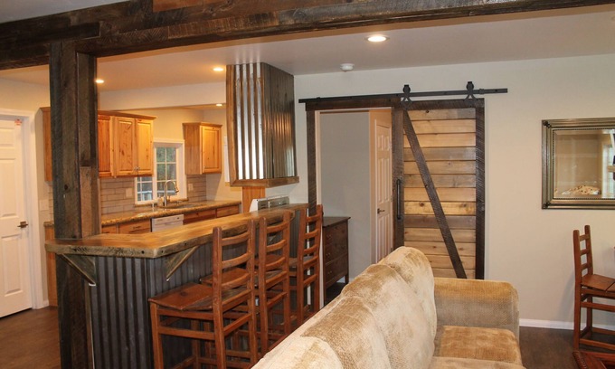 The Village House | 4 HOUSES FROM THE VILLAGE, Remodeled, WiFi/Smart TV, W/D, Fireplace, Pets, Clean