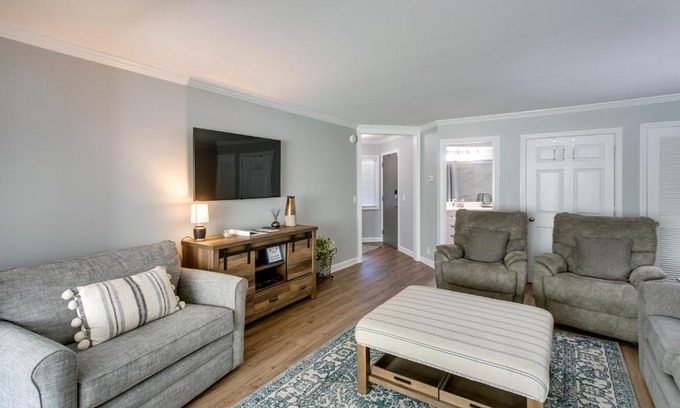 St. Simons Island Apartment | 4 Mi to Beach St Simons Island Golf Course Condo