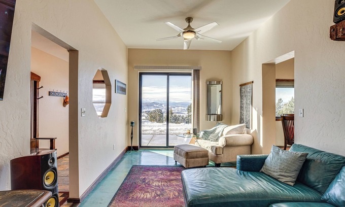Montrose House | 4 Mi to Black Canyon: Mtn-View Apt in Montrose!