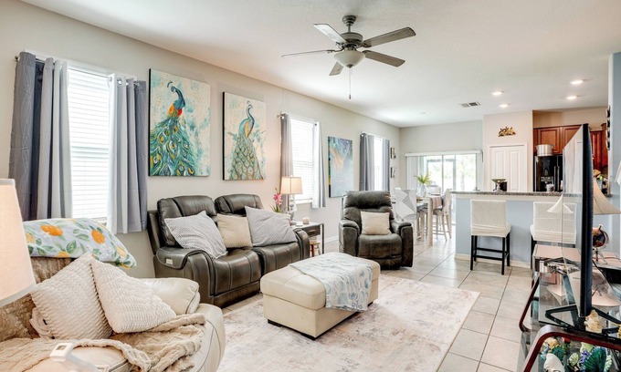 Greater Palm River Point CDC House | 4 Mi to Brandon Exchange: Resort-Style Townhome!