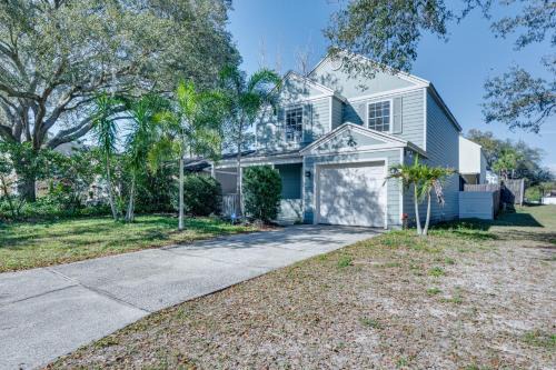Temple Terrace House | 4 Mi to Busch Gardens Lovely Tampa Home!