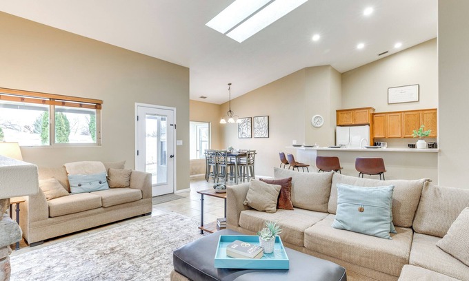Grand Junction House | 4 Mi to Dtwn Grand Junction: Hot Tub Haven!