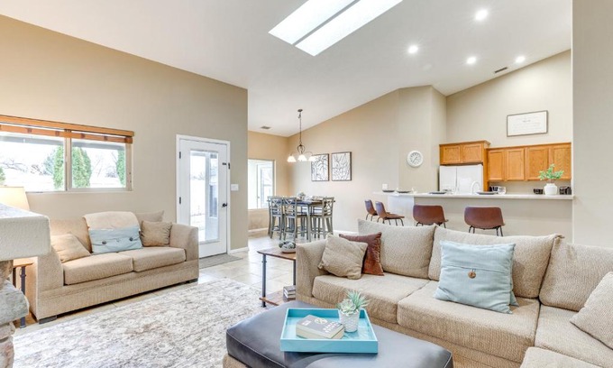 Grand Junction House | 4 Mi to Dtwn Grand Junction Hot Tub Haven!
