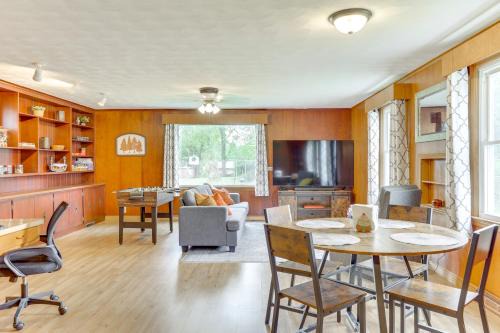 Zanesville House | 4 Mi to Main Street! Family Getaway in Zanesville