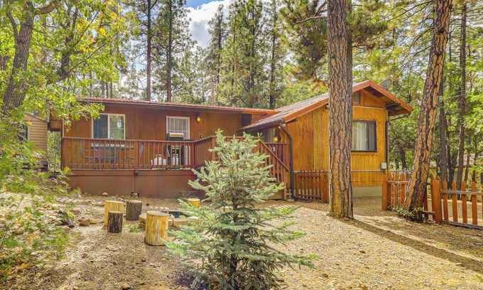 Pinetop-Lakeside House | 4 Mi to Rainbow Lake: Peaceful Home w/Deck