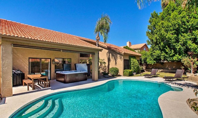 Paradise Park Vista House | 4 Mi to TPC Scottsdale Family Home with Hot Tub!