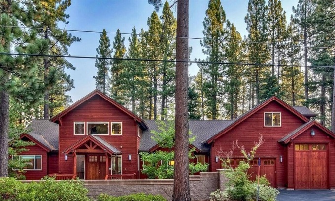 Y Area House | 4 miles to Lake, Heavenly, Casinos w/ 7 bedrooms, 5.5 baths, Sleeps 20, 6800 sqf